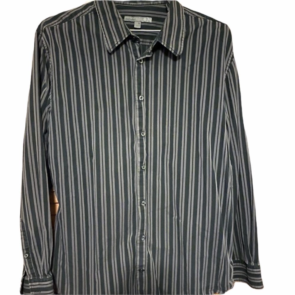 5/$30 Old Navy Button Down Shirt